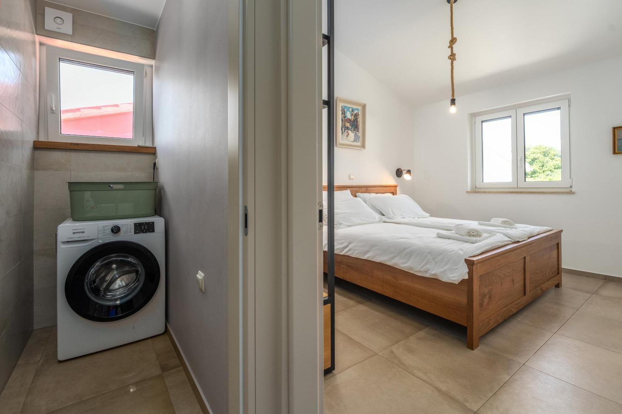 Luxury Apartments Villa San Avia Banjole Bagian luar foto