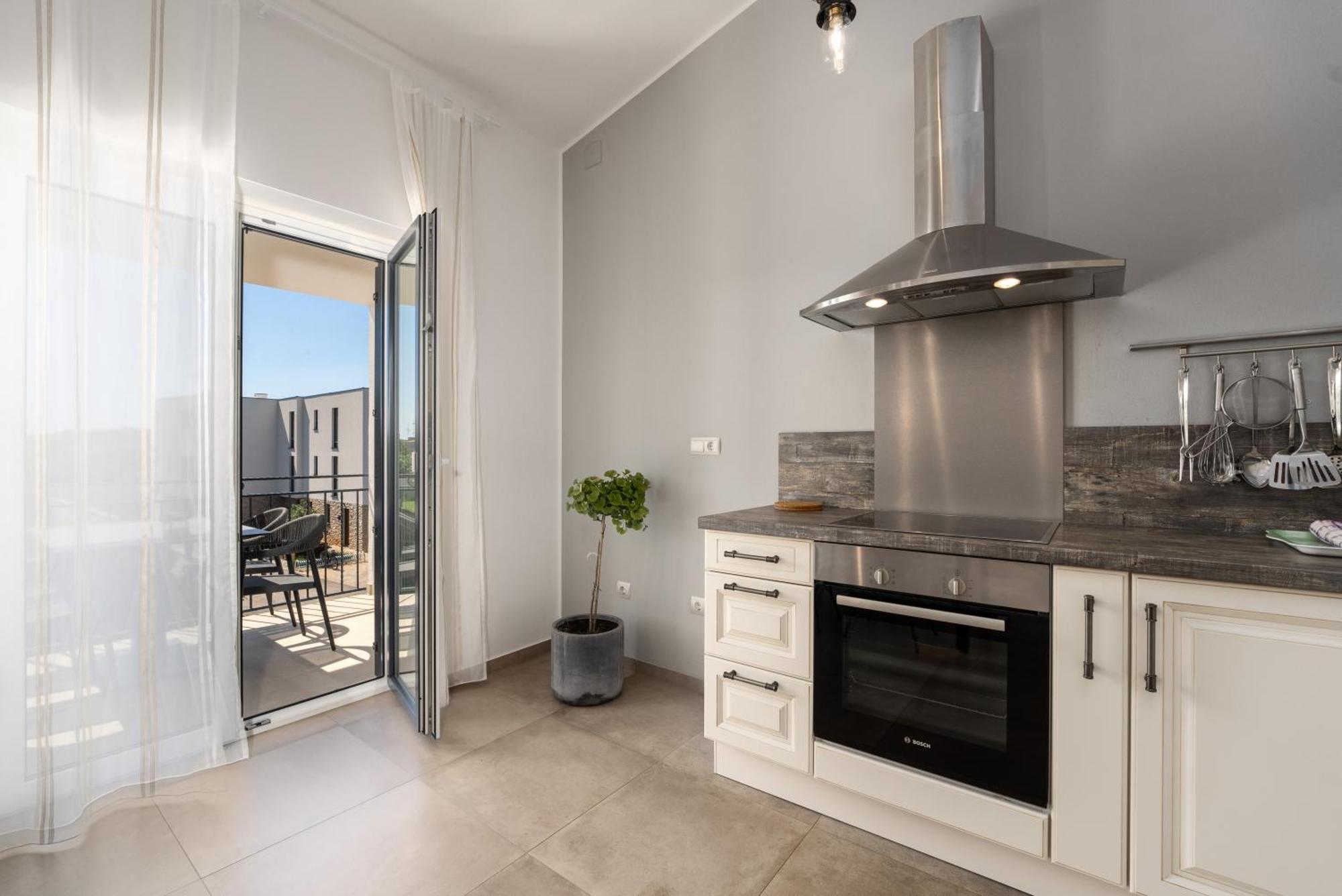 Luxury Apartments Villa San Avia Banjole Bagian luar foto