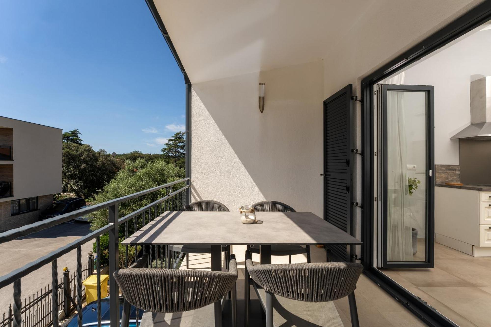 Luxury Apartments Villa San Avia Banjole Bagian luar foto